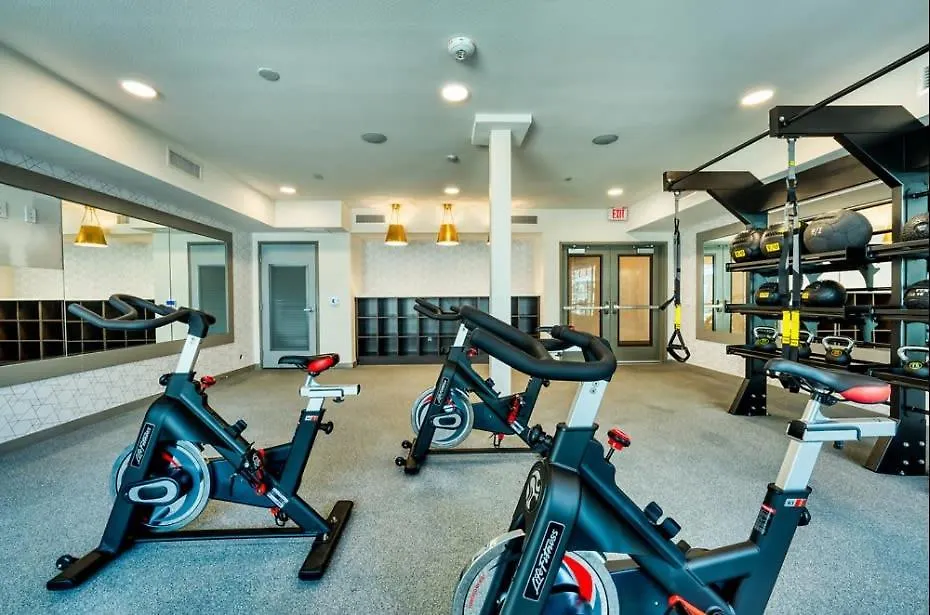 Cozysuites Phx Roro Gym, Pool, Pets, Parking! #2 Phoenix