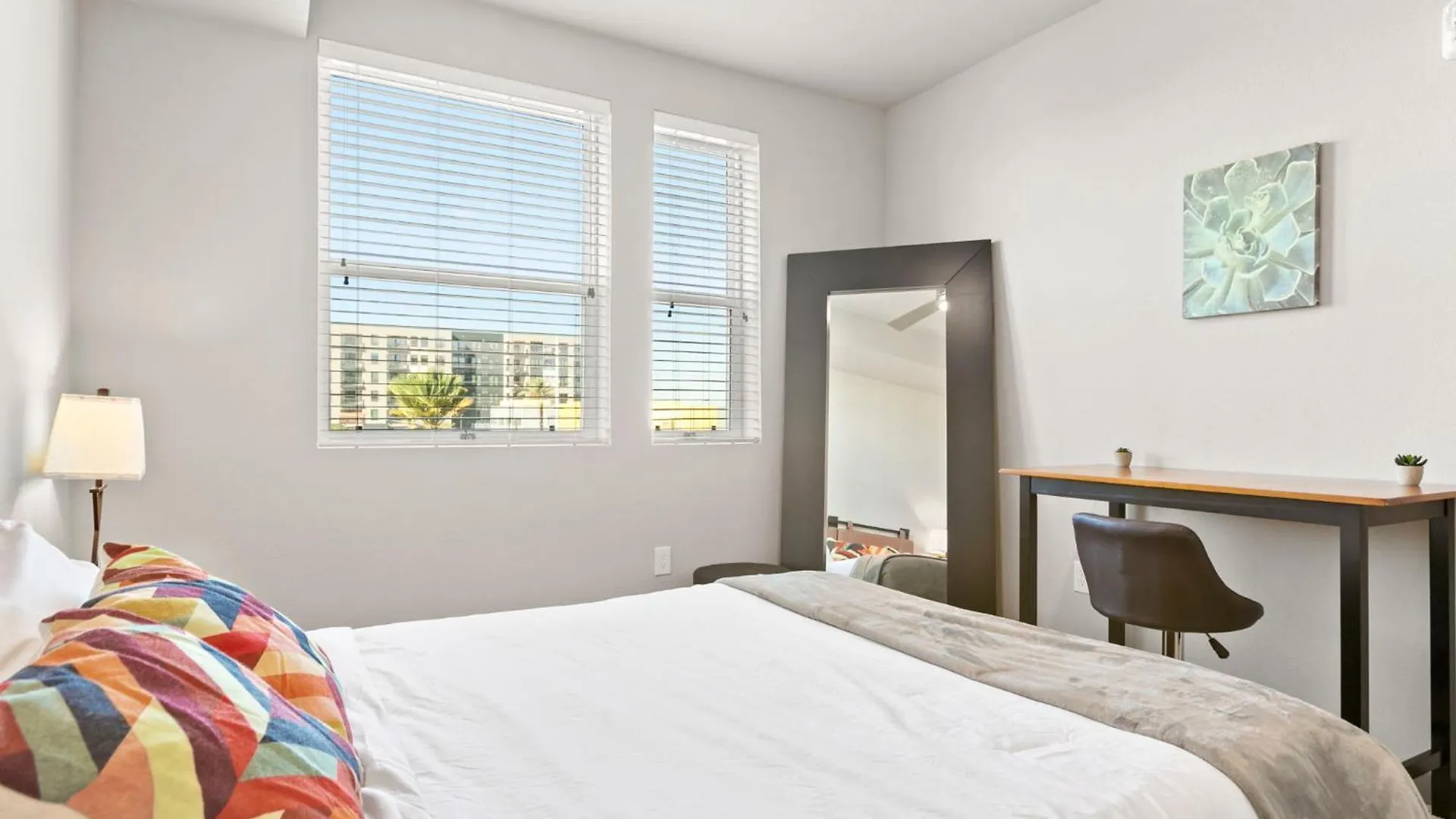 Cozysuites Phx Roro Gym, Pool, Pets, Parking! #2 Phoenix 0*,  Estados Unidos